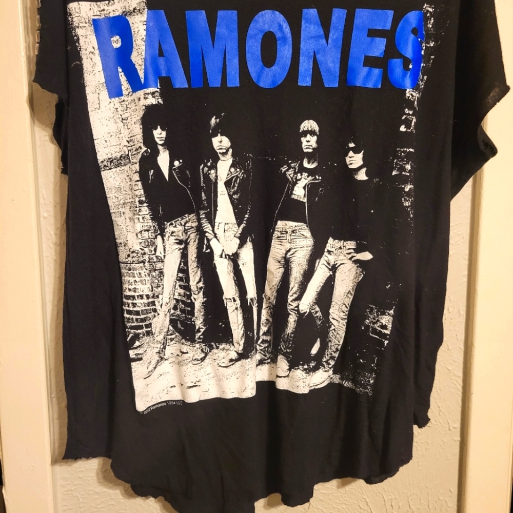 Ramones shirt